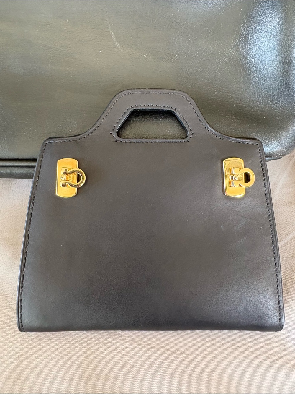 VTG Salvatore Ferragamo Black Leather Flap Bag + Wanda Tri-Fold WalletSET 2items - Picture 2 of 16